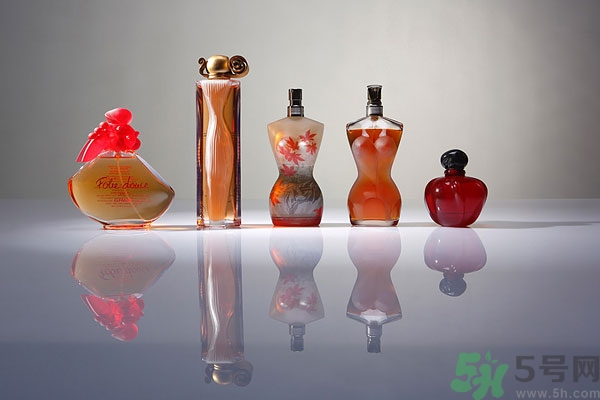 香水噴到臉上去了怎么辦？怎么噴香水才是正確的？