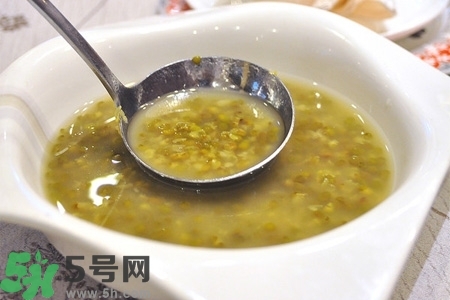 夏天喝綠豆湯好嗎？夏天喝綠豆湯好不好？