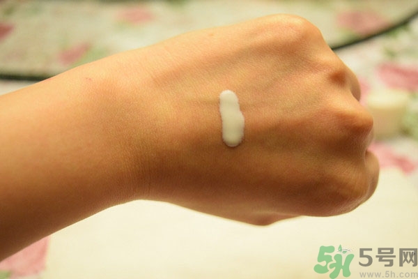 安耐曬和碧柔哪個好？安耐曬防曬霜和碧柔防曬霜哪個好？