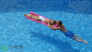 游泳曬傷了怎么辦？游泳曬傷如何處理？