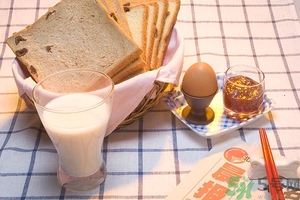 中暑喝鹽水有用嗎？中暑可以喝牛奶嗎？