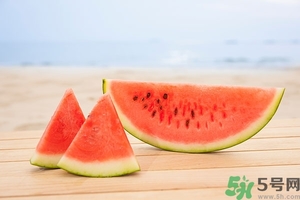 西瓜打針是真的嗎？西瓜打藥了是什么樣子？