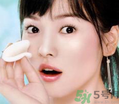 黑頭是怎么形成的？黑頭怎么去除？