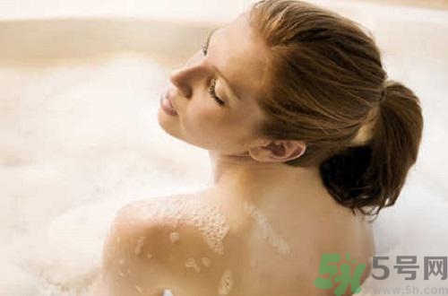 冷水洗澡好還是熱水洗澡好？冷水洗澡好不好？