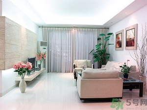 空調(diào)房空氣干燥怎么辦？空調(diào)房里放盆水有用嗎？