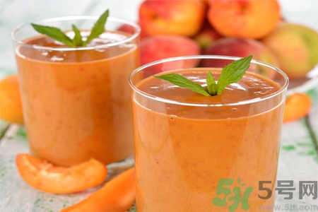 鮮榨果汁的營養(yǎng)價(jià)值有哪些？