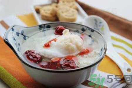 米酒為什么變紅？米酒變紅了還能吃嗎？