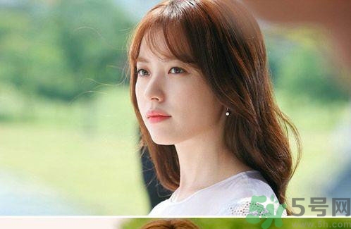 韓孝珠什么發(fā)型？韓孝珠頭發(fā)什么顏色？