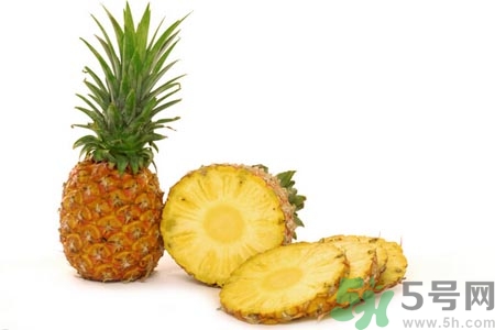 菠蘿為什么要用鹽水泡？吃菠蘿用不用泡鹽水？