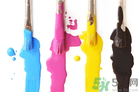 手上有油漆怎么洗？油漆沾到衣服上怎么洗？