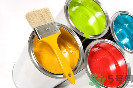 手上有油漆怎么洗？油漆沾到衣服上怎么洗？