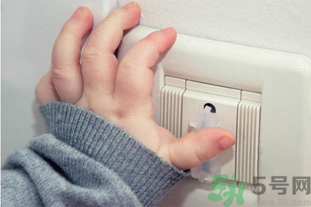 寶寶觸電怎么辦？如何預(yù)防寶寶觸電？