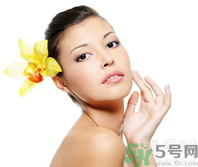 眉心長(zhǎng)痘痘是什么原因？眉心長(zhǎng)痘痘怎么辦？