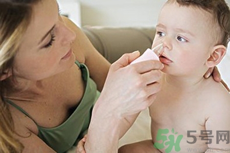 鼻炎能用生理鹽水清理鼻腔嗎？鼻炎能不能用生理鹽水清理鼻腔？