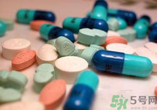 藿香正氣水和感冒藥能一起吃嗎？藿香正氣水不能和什么一起吃？