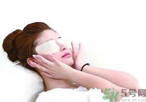 眼睛腫了用冷水敷還是熱水敷？眼睛腫了怎么辦？