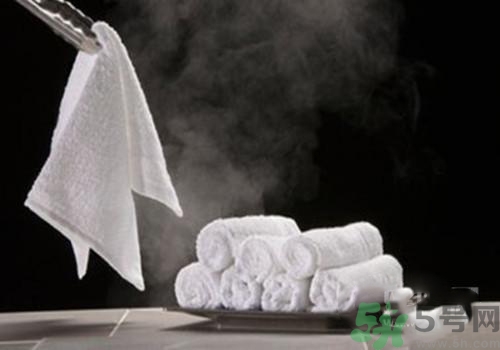 眼睛腫了用冷水敷還是熱水敷？眼睛腫了怎么辦？