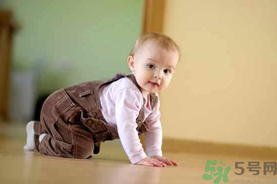 寶寶走路外八字怎么辦？寶寶走路外八字該如可矯正？