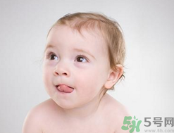 寶寶吃什么對(duì)頭發(fā)好？寶寶頭發(fā)發(fā)黃怎么辦？