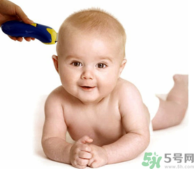 寶寶吃什么對(duì)頭發(fā)好？寶寶頭發(fā)發(fā)黃怎么辦？