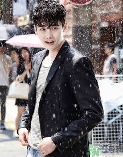 李鐘碩發(fā)型是什么？姜哲發(fā)型是什么？