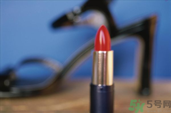 過期口紅還能用嗎？口紅要化了怎么辦？