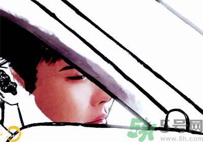 李鐘碩發(fā)型是什么？姜哲發(fā)型是什么？