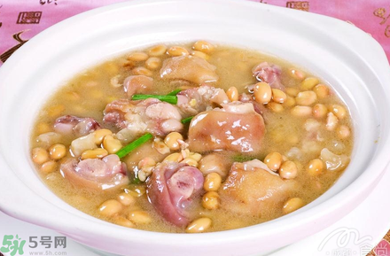 孕婦吃豬蹄對(duì)胎兒好嗎？孕婦吃豬蹄燉什么最好？