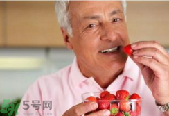 老年人骨質(zhì)疏松吃什么好？骨質(zhì)疏松應(yīng)該如何預(yù)防？