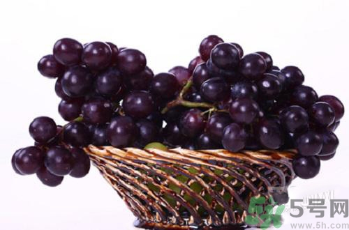 葡萄不能和什么一起吃？葡萄的食用禁忌