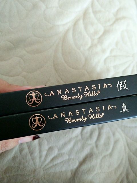 Anastasia修容盤真假辨別圖 Anastasia修容盤真?zhèn)舞b別對比