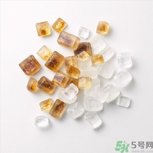 黃冰糖和白冰糖哪個(gè)好?黃冰糖和白冰糖的區(qū)別 黃冰糖和白冰糖哪個(gè)好?黃冰糖和白冰糖的區(qū)別