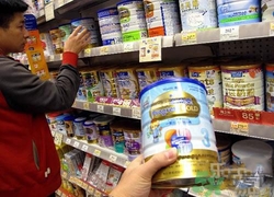 有機(jī)奶粉和配方奶粉有什么區(qū)別？有機(jī)奶粉和配方奶粉哪個好？