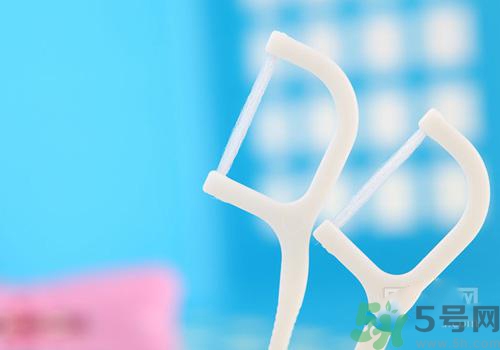 用牙線牙齦出血是怎么回事？用牙線牙齦出血怎么辦？