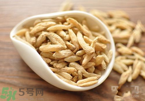 秋天嘴唇干燥怎么辦？秋天嘴唇干燥吃什么？