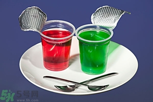 寶寶咳嗽能吃果凍嗎？寶寶多大可以吃果凍？