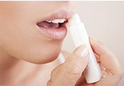 秋天嘴唇干燥怎么辦？秋天嘴唇干燥吃什么？