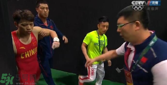 諶利軍舉重棄權(quán) 舉重為什么容易腿抽筋？