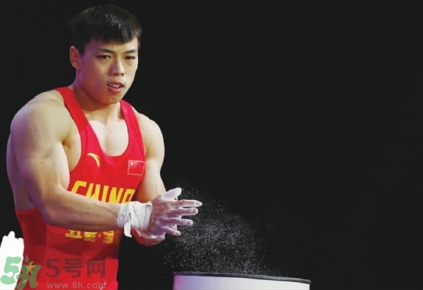 諶利軍舉重棄權(quán) 舉重為什么容易腿抽筋？