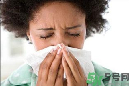 過敏性鼻炎的發(fā)病因素是什么？過敏性鼻炎的并發(fā)癥有哪些？