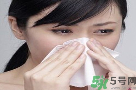 過敏性鼻炎的發(fā)病因素是什么？過敏性鼻炎的并發(fā)癥有哪些？