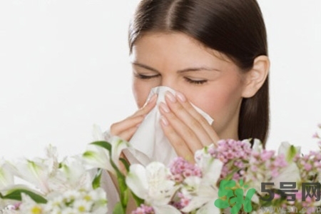 過敏性鼻炎的發(fā)病因素是什么？過敏性鼻炎的并發(fā)癥有哪些？