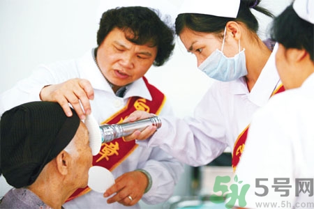 白內(nèi)障的護(hù)理措施是什么？白內(nèi)障的飲食護(hù)理有哪些？