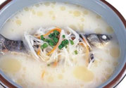 孕婦喝鯽魚(yú)湯有什么好處？孕婦喝鯽魚(yú)湯的功效與作用