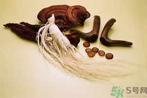 人參能生吃嗎？人參能泡水喝嗎？