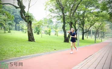 女生跑步腿會變粗嗎？女生跑步小腿會變粗嗎？