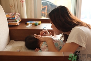 用棉簽掏耳朵好嗎?用棉簽掏耳朵會怎么樣? 用棉簽掏耳朵好嗎?用棉簽掏耳朵會怎么樣?