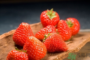 草莓有點(diǎn)爛還能吃嗎？草莓爛了一點(diǎn)還能吃嗎？