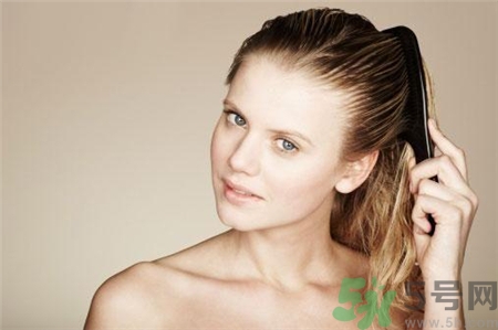 瀑布辮怎么編?瀑布辮編發(fā)步驟 瀑布辮怎么編?瀑布辮編發(fā)步驟