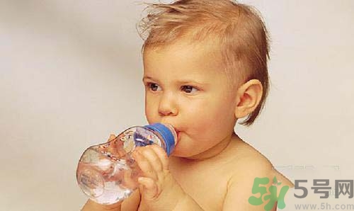 寶寶吃了退燒藥出汗是怎么回事？寶寶吃了退燒藥出汗怎么辦？